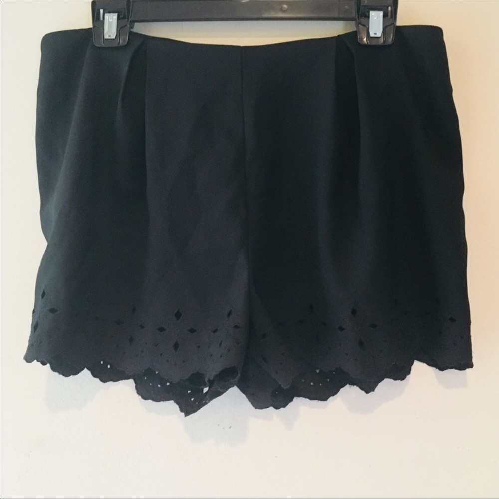 NWT FRANCESCA’S COLLECTION/ HARPER BLACK SHORTS